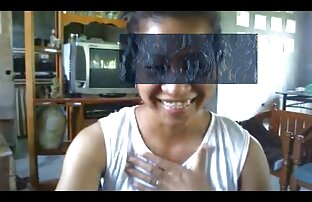 XXX A loira adora fazer espectáculos ao vivo. pornô entre lésbicas