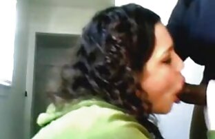 XXX Adolescente De Cabelo Encaracolado deixou o pai do namorado furar-lhe a Cona no sofá. lesbicas novinhas gostosas